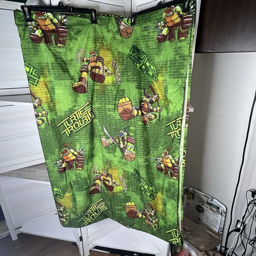 Nickelodeon TMNT Turtle Trouble Twin FLAT SHEET ONLY‎ Excellent Condition 2015
